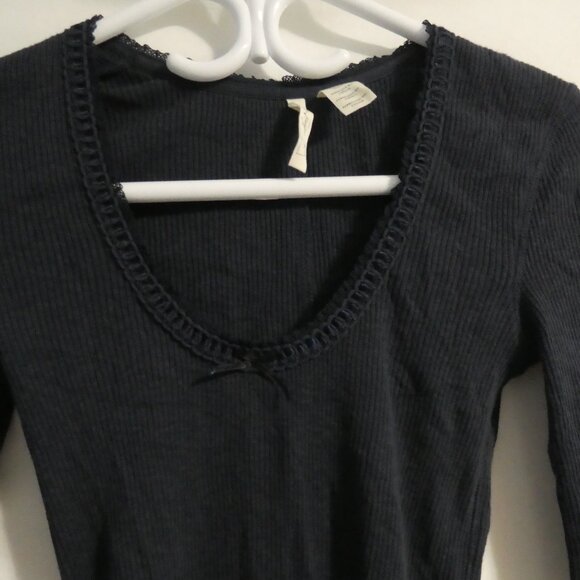 LEVI'S - San Francisco | medium | Navy Long Sleeve Ribbed Mini Dress | Lace Neck - Picture 4 of 14